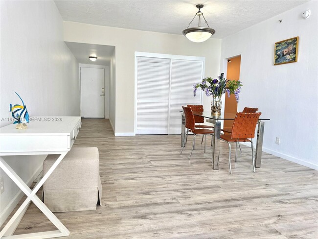 Building Photo - 3000 S Ocean Dr