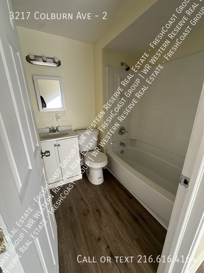 Building Photo - 3217 Colburn Ave