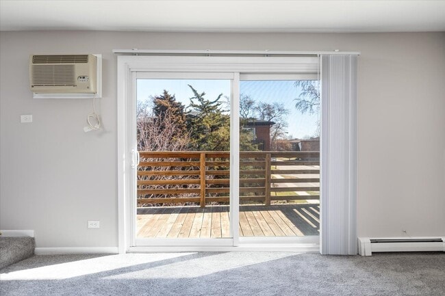 Building Photo - 708 W 65th St