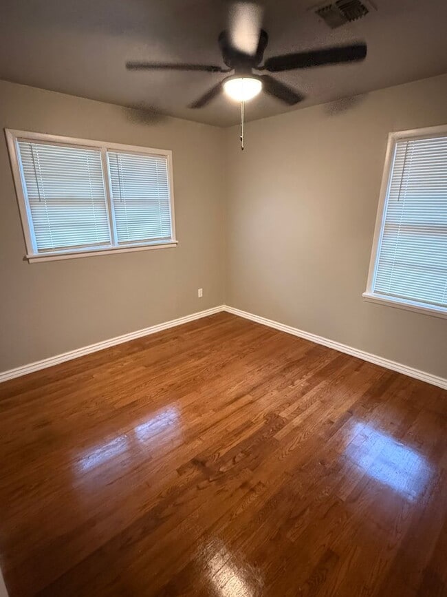 Building Photo - Charming 3-Bedroom Home with Bonus Room – Fully Updated and Move-In Ready!