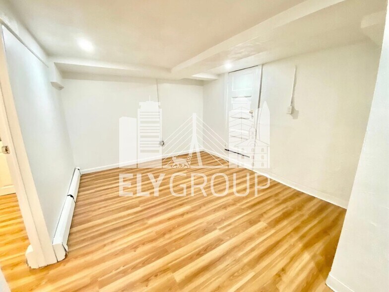 Building Photo - 96 Amherst Ave