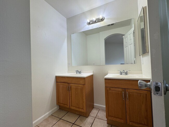 Building Photo - Three Bed, Two Bath Home with Two Car Garage