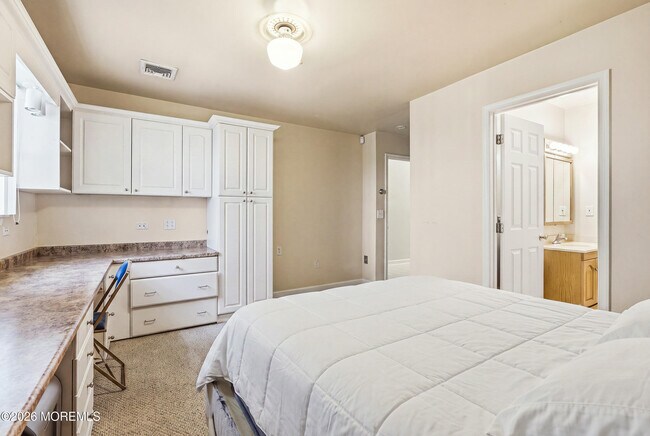 Building Photo - 470 Monmouth Pl