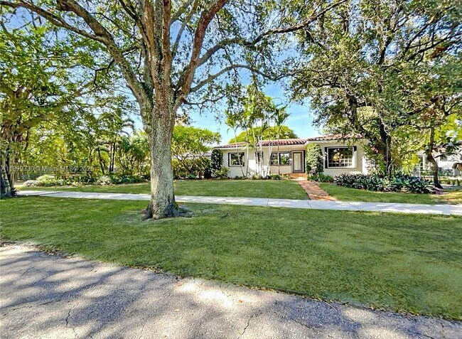 Building Photo - 364 Navarre Dr