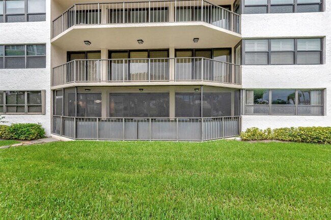 Building Photo - 899 Jeffery St