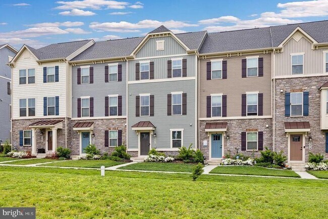 Building Photo - 6070 Fallfish Ct