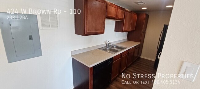 Building Photo - 424 W Brown Rd