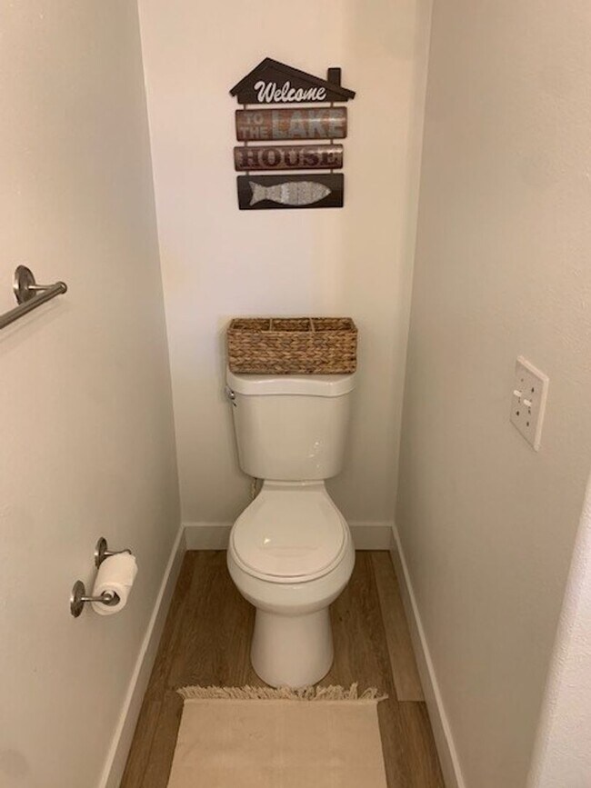 Building Photo - 16378 Arnold Ave