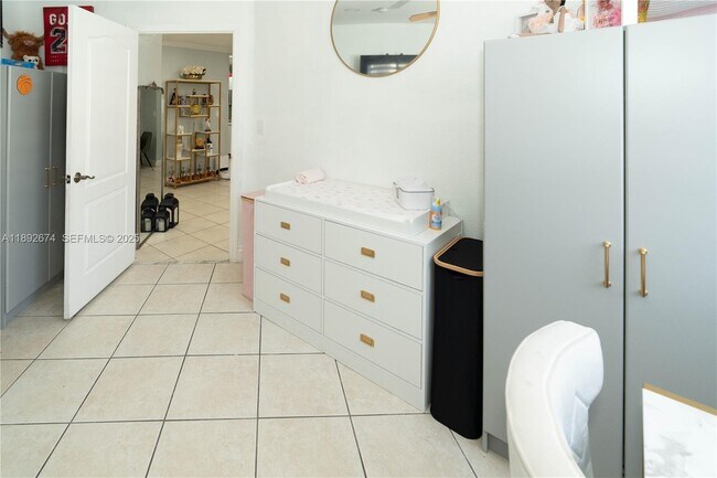 Building Photo - 298 E 3rd St