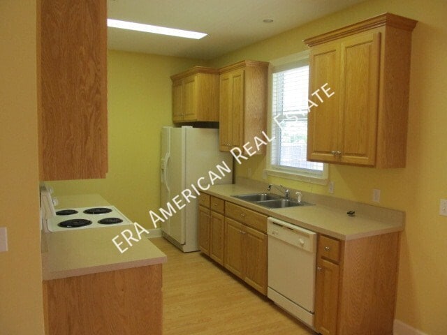 Building Photo - 26 Village Ln