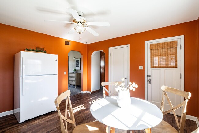 Building Photo - 2411 W Mill Rd