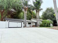 Building Photo - 9501 Clybourn Ave