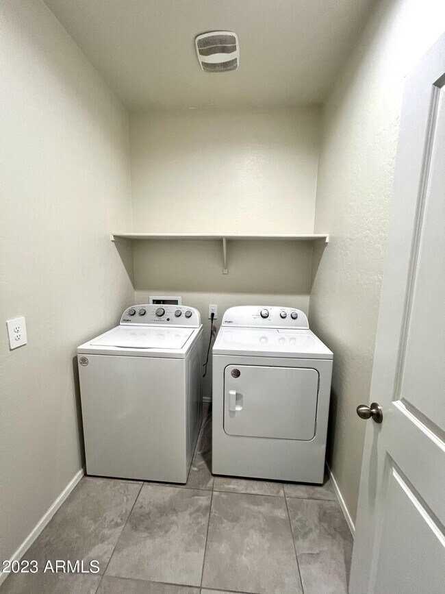 Building Photo - 24368 W Albeniz Pl