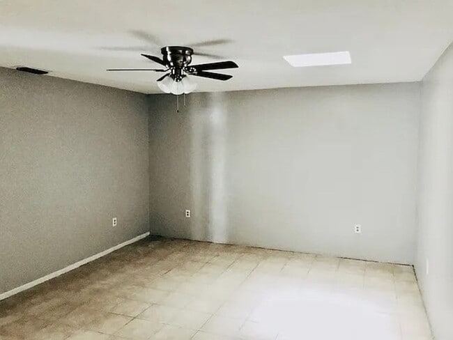 Building Photo - Ideal Home in McAllen!