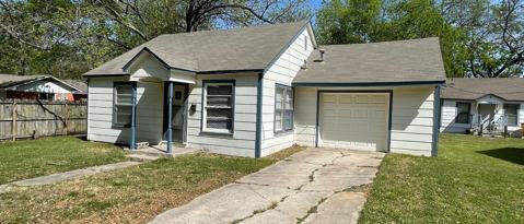 Primary Photo - 115 E Tennie St