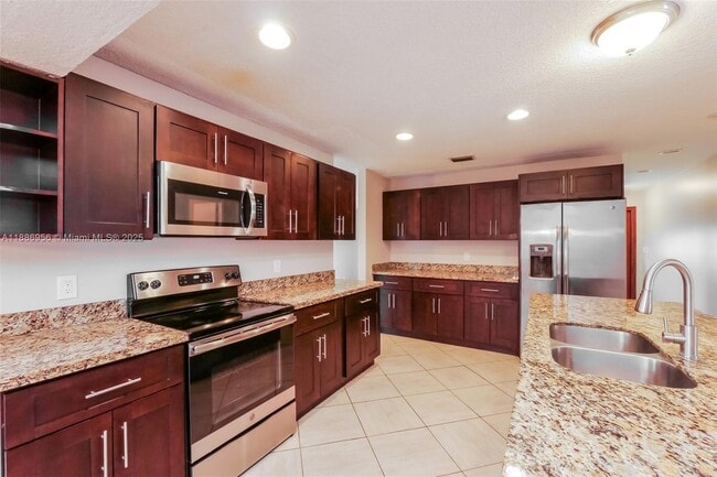 Building Photo - 7131 NW 46th Ct