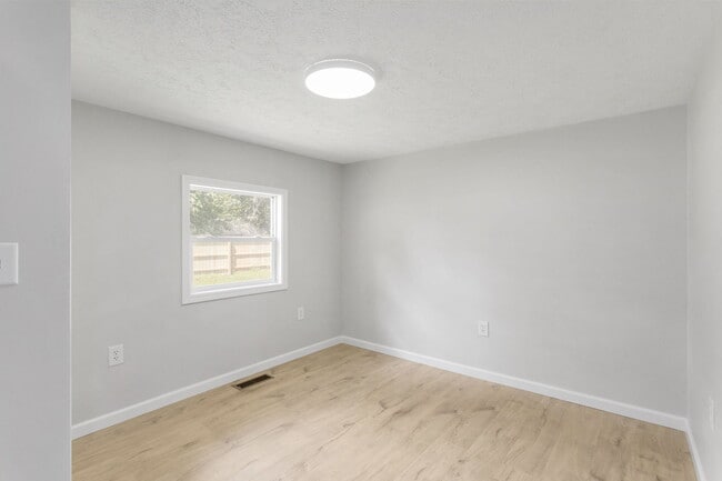 Building Photo - 57025 Greenlawn Ave