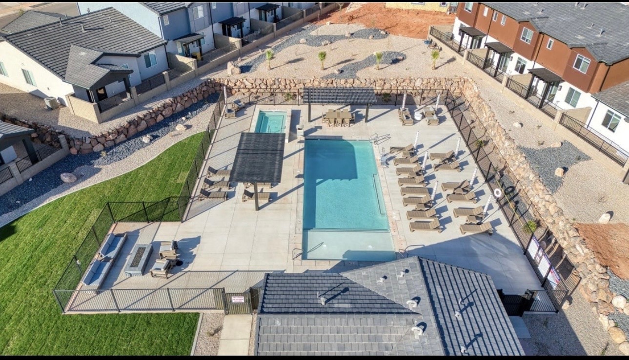 Building Photo - 3919 E Razor Dr