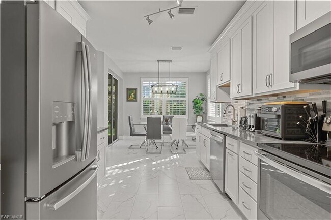 Building Photo - 8310 Big Acorn Cir