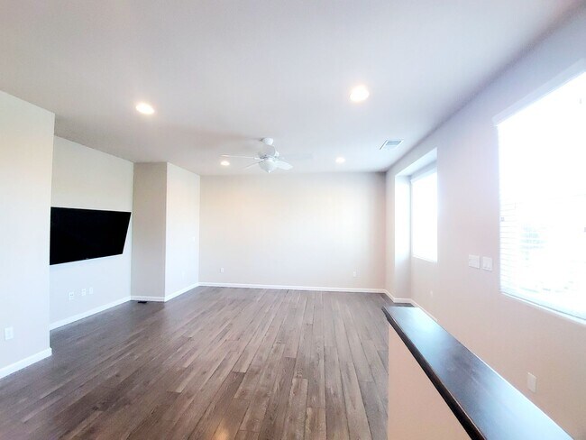 Building Photo - 618 Montage Cir