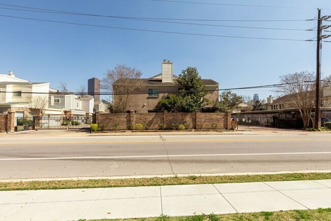 Building Photo - 1829 Bering Dr