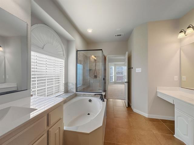 Building Photo - 9433 Chuparosa Dr