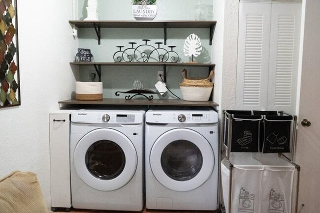 Building Photo - 5360 Kim Ct