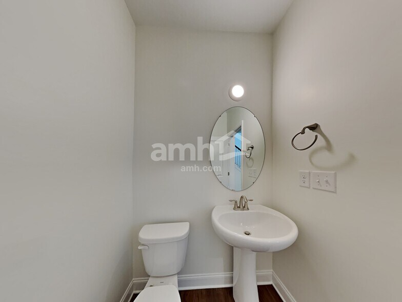 Building Photo - 112 Twin River Dr