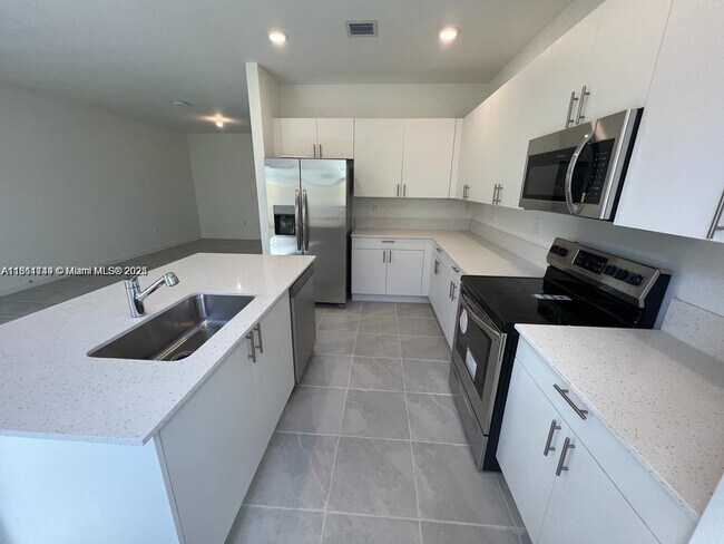 Building Photo - 28511 SW 134th Ct