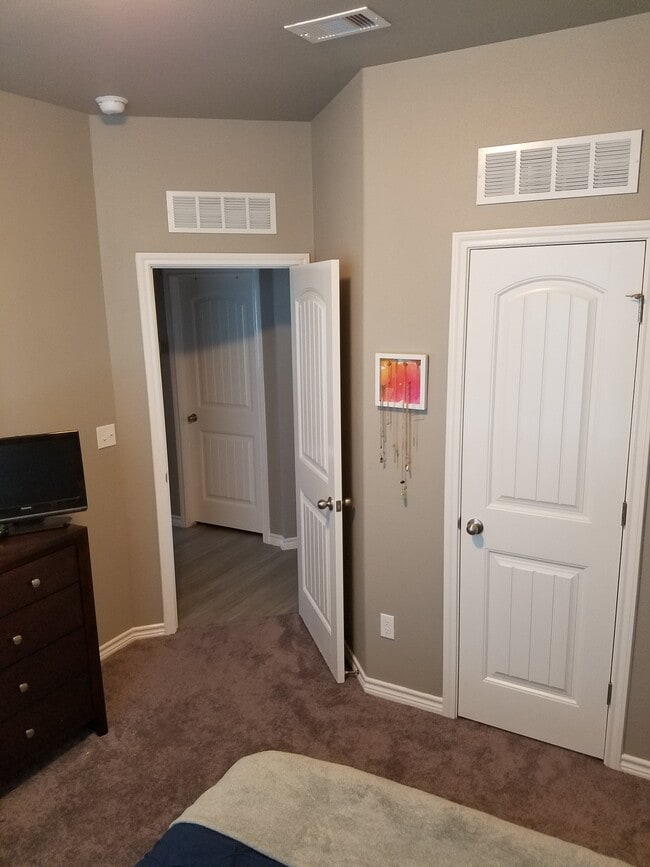 Building Photo - 8037 Pavo Real St