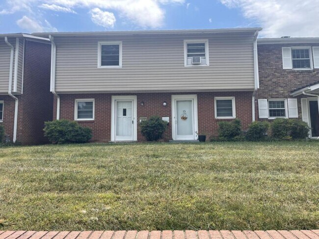 Primary Photo - 101 Oxford Pl