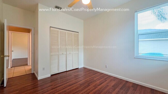 Building Photo - CUTE AND SPACIOUS 3 BEDROOM/ 2 BATH POOL HOME! NORTH PALMETTO! PET FRIENDLY!