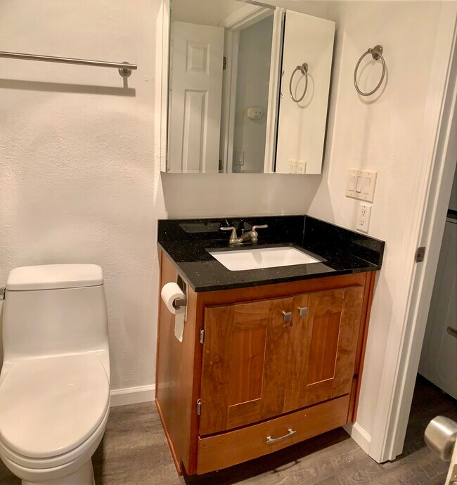 Building Photo - 12626 Ne 118th St, Apt 3