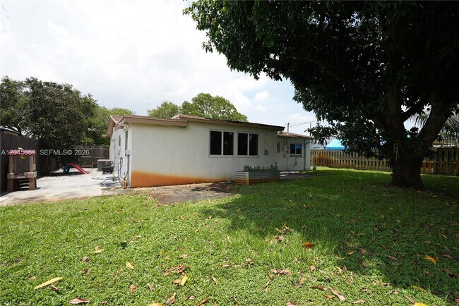 Building Photo - 7304 McKinley St