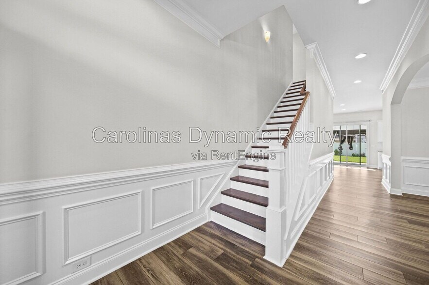 Building Photo - 1106 Cigar Ln