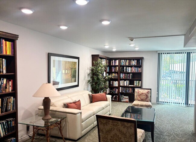 Building Photo - 1301 River Reach Dr