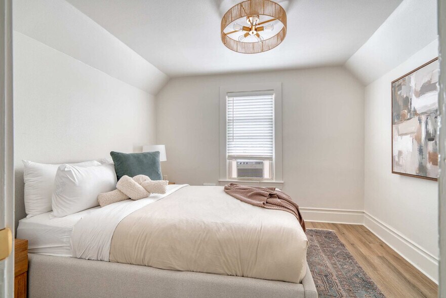 Building Photo - 4128 N Montana Ave