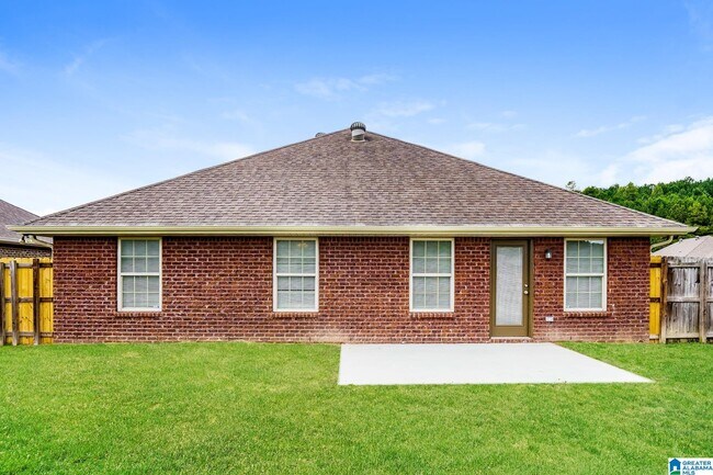 Building Photo - 955 Clover Ave