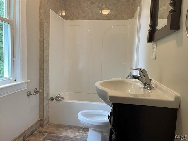 Building Photo - 307 Milton Ave