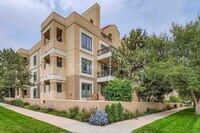 Building Photo - MOVE IN  SPECIAL