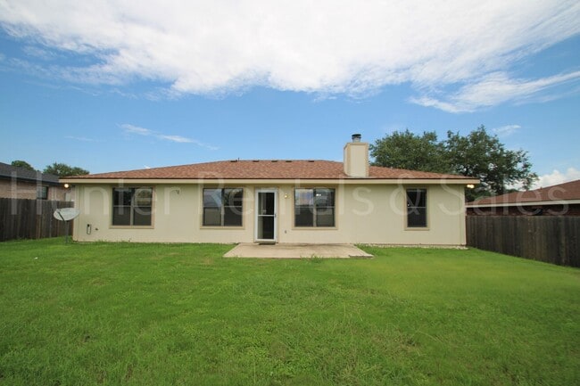 Building Photo - Bright, Open, and Ready to Welcome You Home