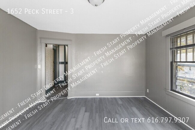 Building Photo - 1652 Peck St