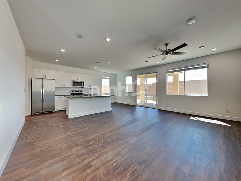 Building Photo - 8895 Tiger Tooth Ave