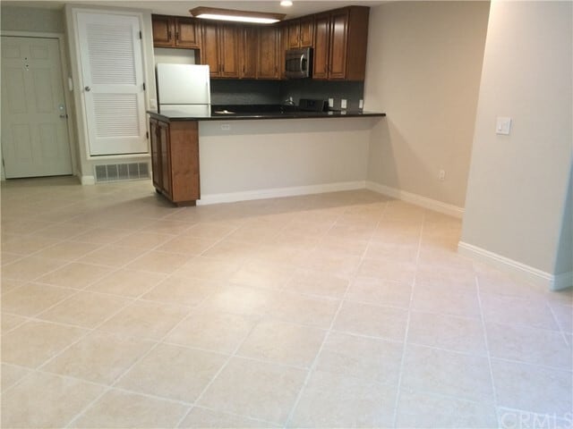 Building Photo - 4900 4900 E Chapman Ave