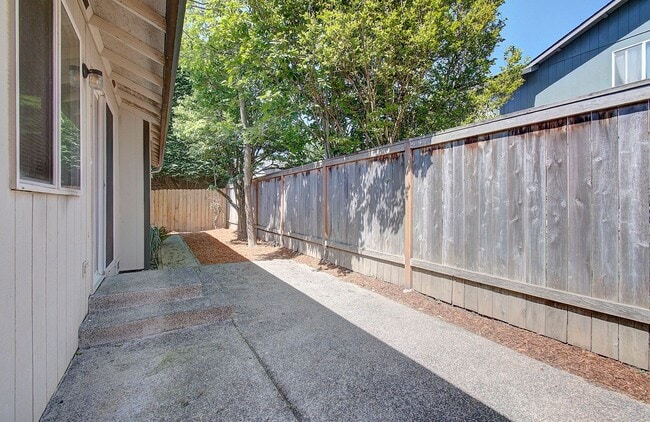 Building Photo - 3bd 2ba Ranch Style Home in North Salmon Creek - Avail Now!