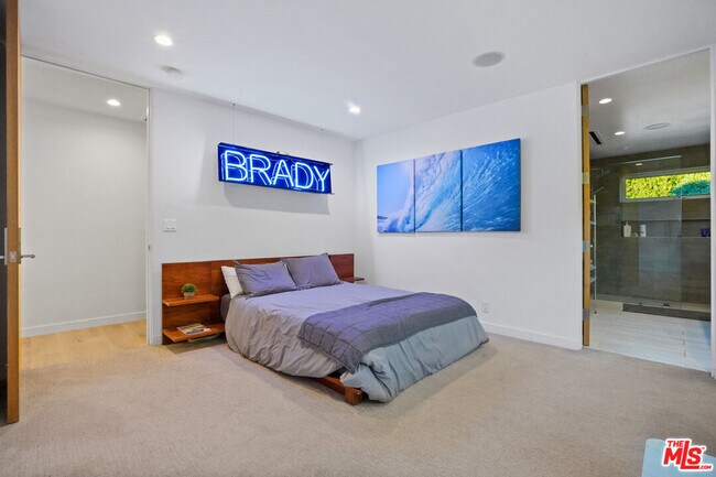 Building Photo - 30479 Morning View Dr