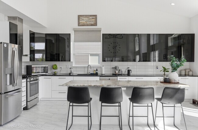 Building Photo - 1260 White Chapel Ln