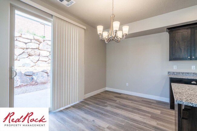 Building Photo - 3 Bedroom Hurricane Townhome With Scenic Views