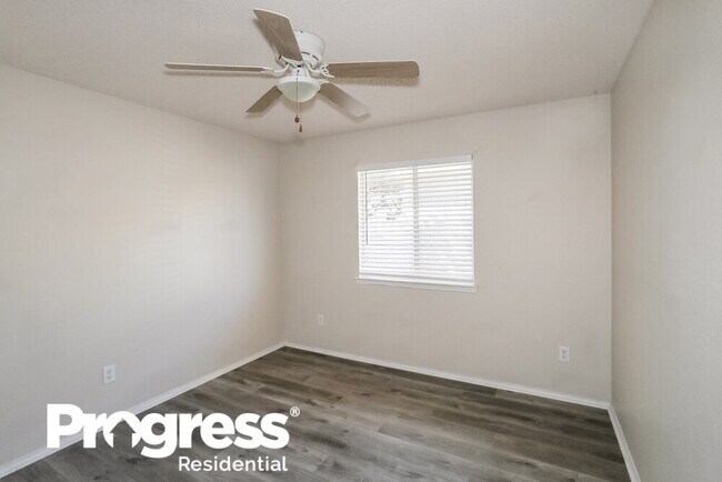 Building Photo - 1613 White Oak Rd