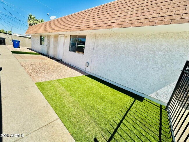 Building Photo - 240 S Doran